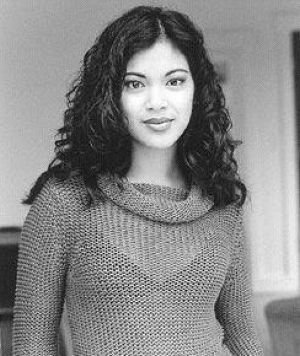 Фото - Lowela Jotie: 300x356 / 30 Кб