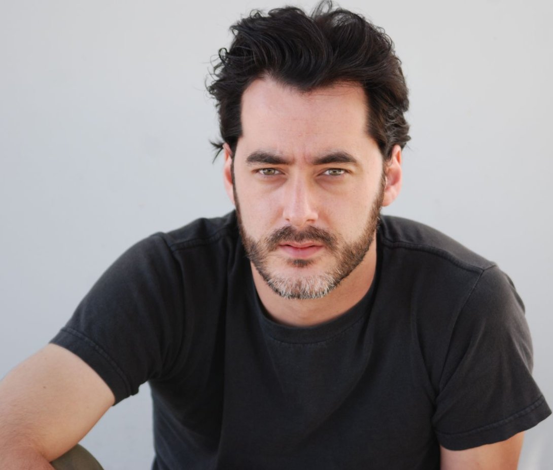 Фото - Tom Beaver: 1090x928 / 76 Кб