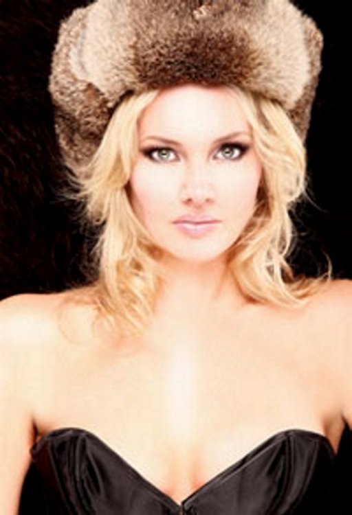 Фото - Amy Esterle: 512x750 / 49 Кб