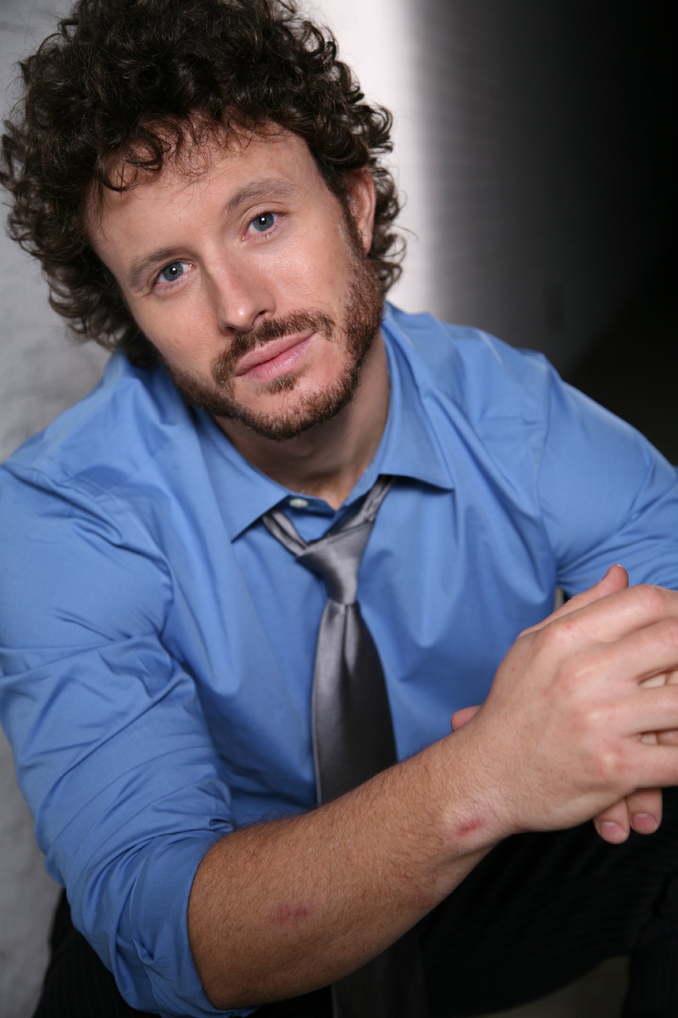 Фото - Расселл Дархэм Комегис: 1365x2048 / 255 Кб