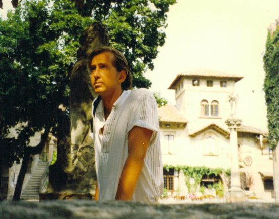 Фото - Давид Книджненбург: 551x432 / 54 Кб