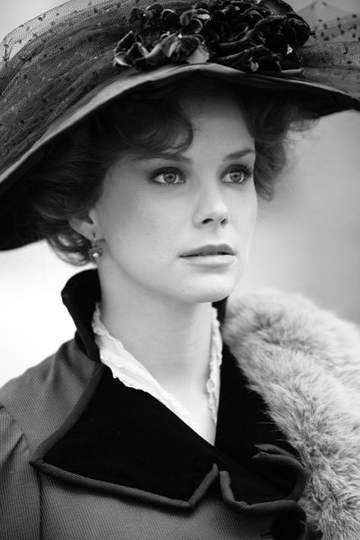 Фото - Андреа Ошварт: 400x600 / 43 Кб