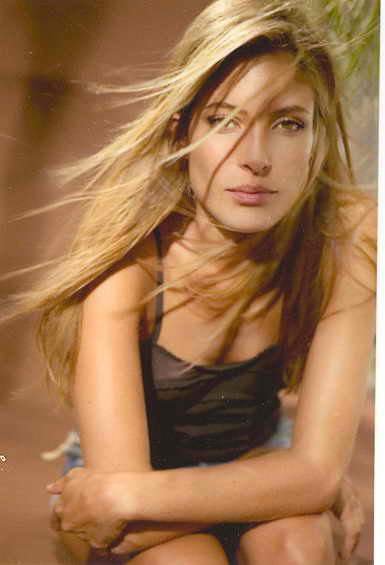 Фото - Jimena Hoyos: 385x565 / 30 Кб