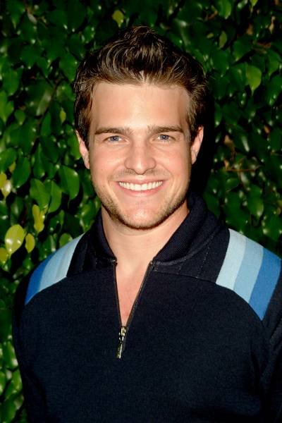 Фото - Джошуа ЛеБар: 400x600 / 46 Кб