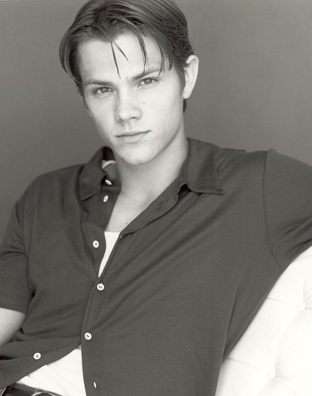 Фото - Джаред Падалеки: 450x570 / 32 Кб