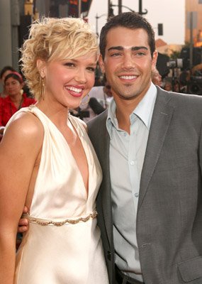 Фото - Ариэль Кеббел: 285x400 / 27 Кб