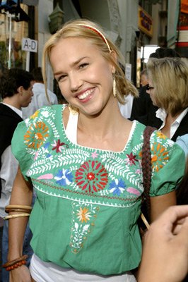 Фото - Ариэль Кеббел: 266x400 / 34 Кб