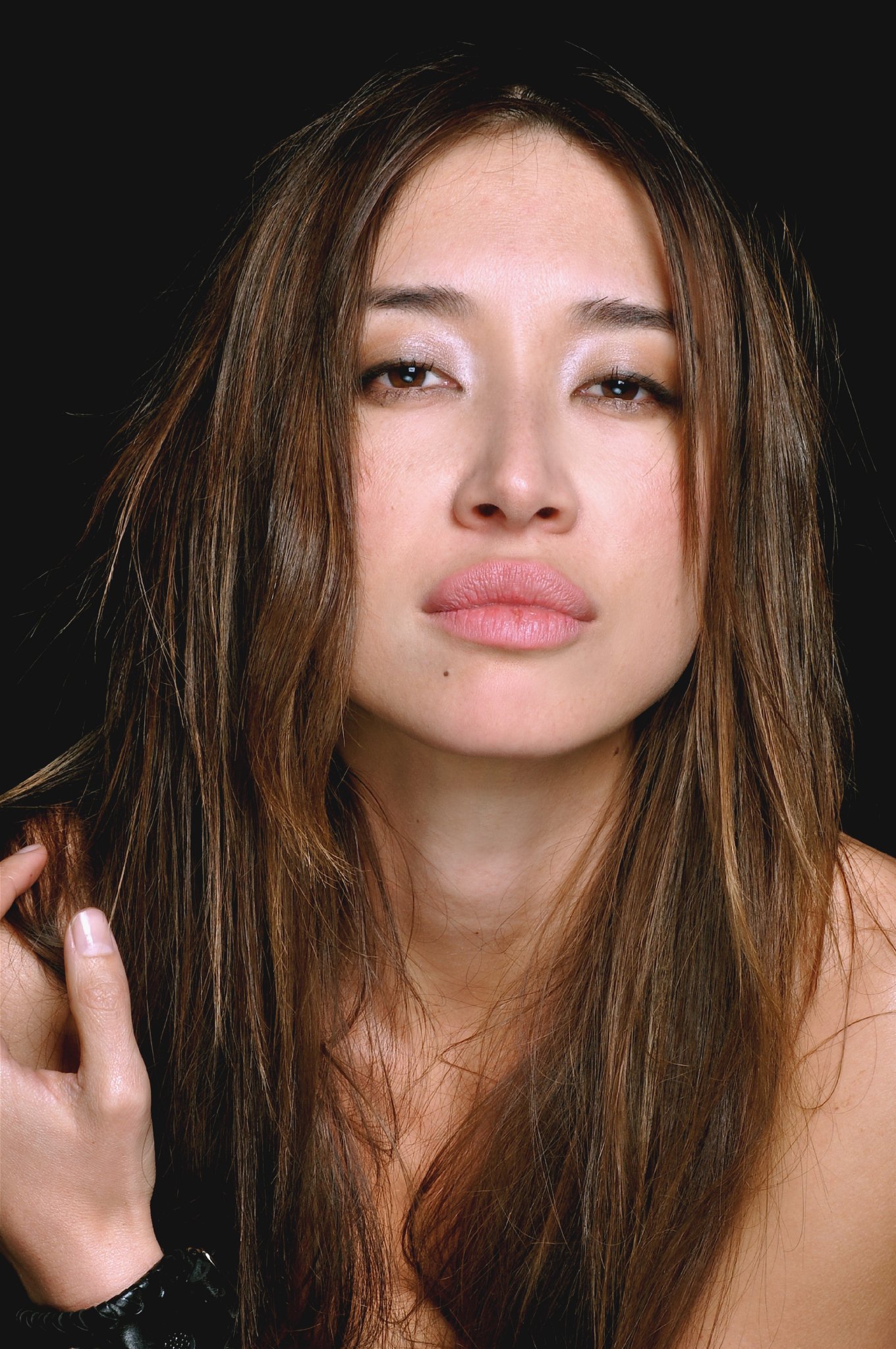 Фото - Мей Меланкон: 1360x2048 / 502 Кб