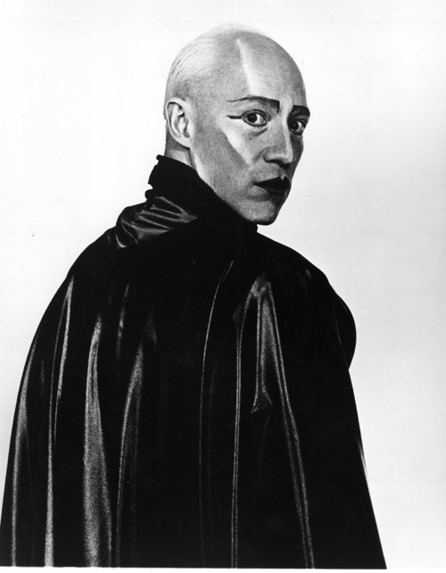 Фото - Ian A. Wallace: 500x642 / 36 Кб