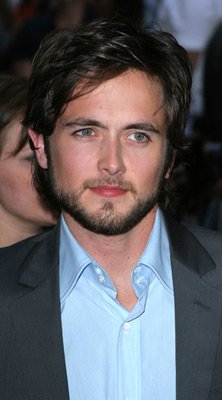 Фото - Джастин Чатвин: 222x400 / 18 Кб