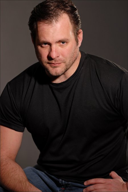 Фото - Tom Lowell: 450x672 / 36 Кб