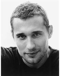 Фото - Travis Oliver: 200x250 / 10 Кб