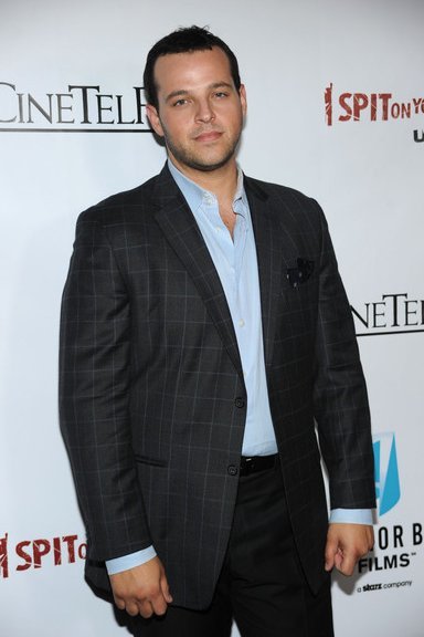 Фото - Дэниел Фрэнзиси: 384x576 / 33 Кб