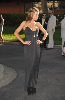 Фото - Софи Монк: 262x400 / 20 Кб