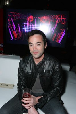 Фото - Джон Хенсли: 267x400 / 21 Кб