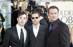 Фото - Джон Хенсли: 257x165 / 14 Кб