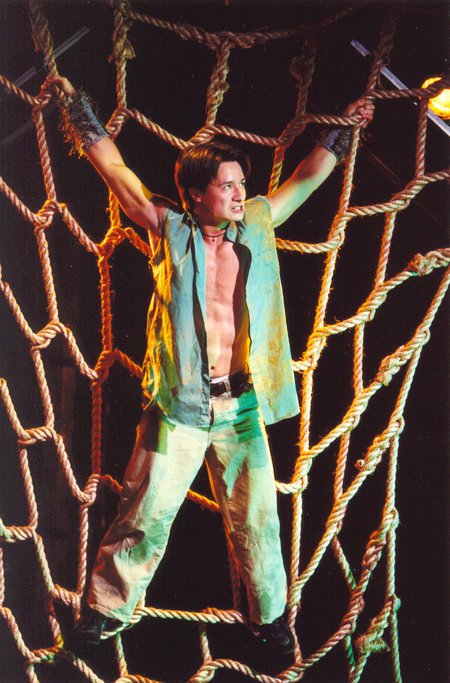 Фото - Matthew Yang King: 450x683 / 84 Кб