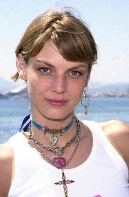 Фото - Анджела Линдвэлл: 262x400 / 22 Кб