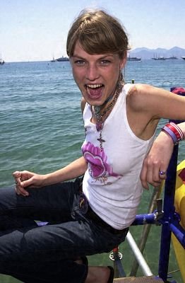 Фото - Анджела Линдвэлл: 262x400 / 26 Кб