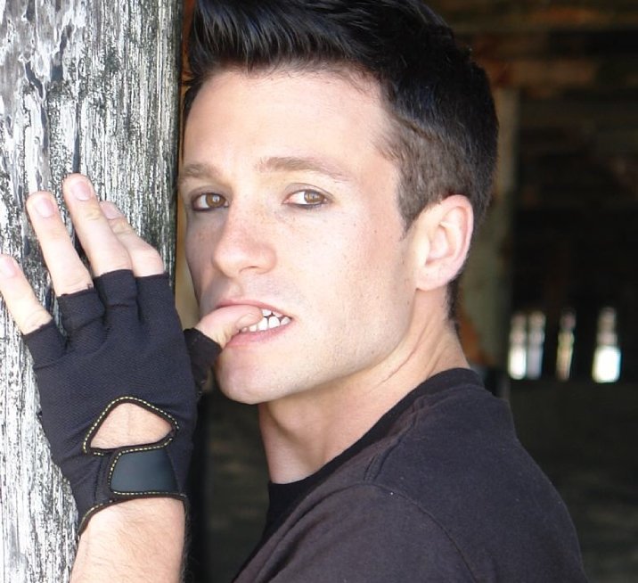 Фото - Jason Dottley: 716x654 / 84 Кб