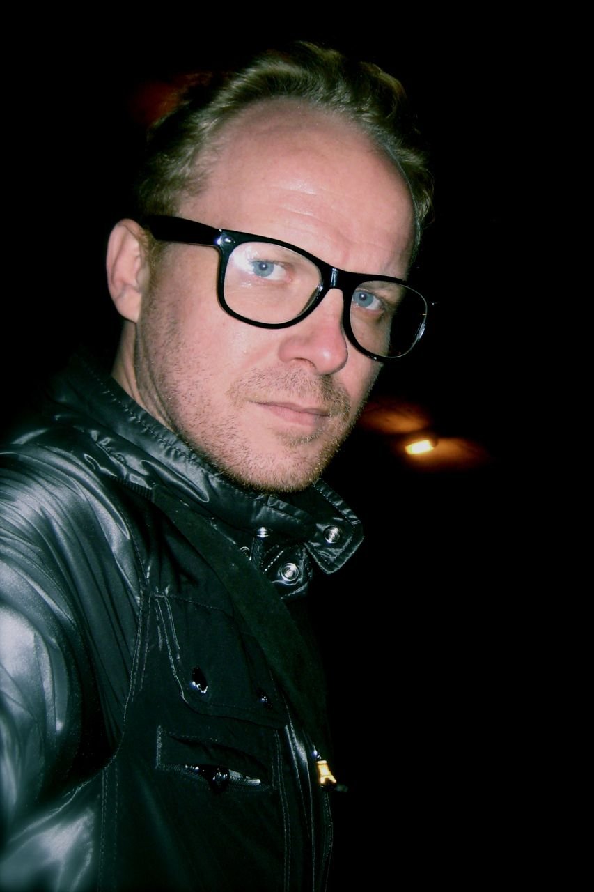 Фото - Ларс Герхард: 853x1280 / 99 Кб