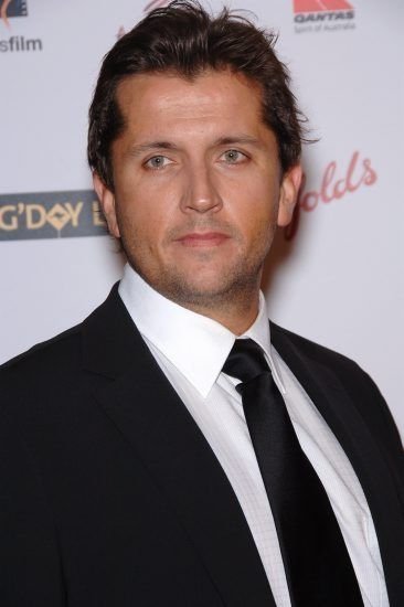 Фото - David Newham: 366x550 / 26 Кб