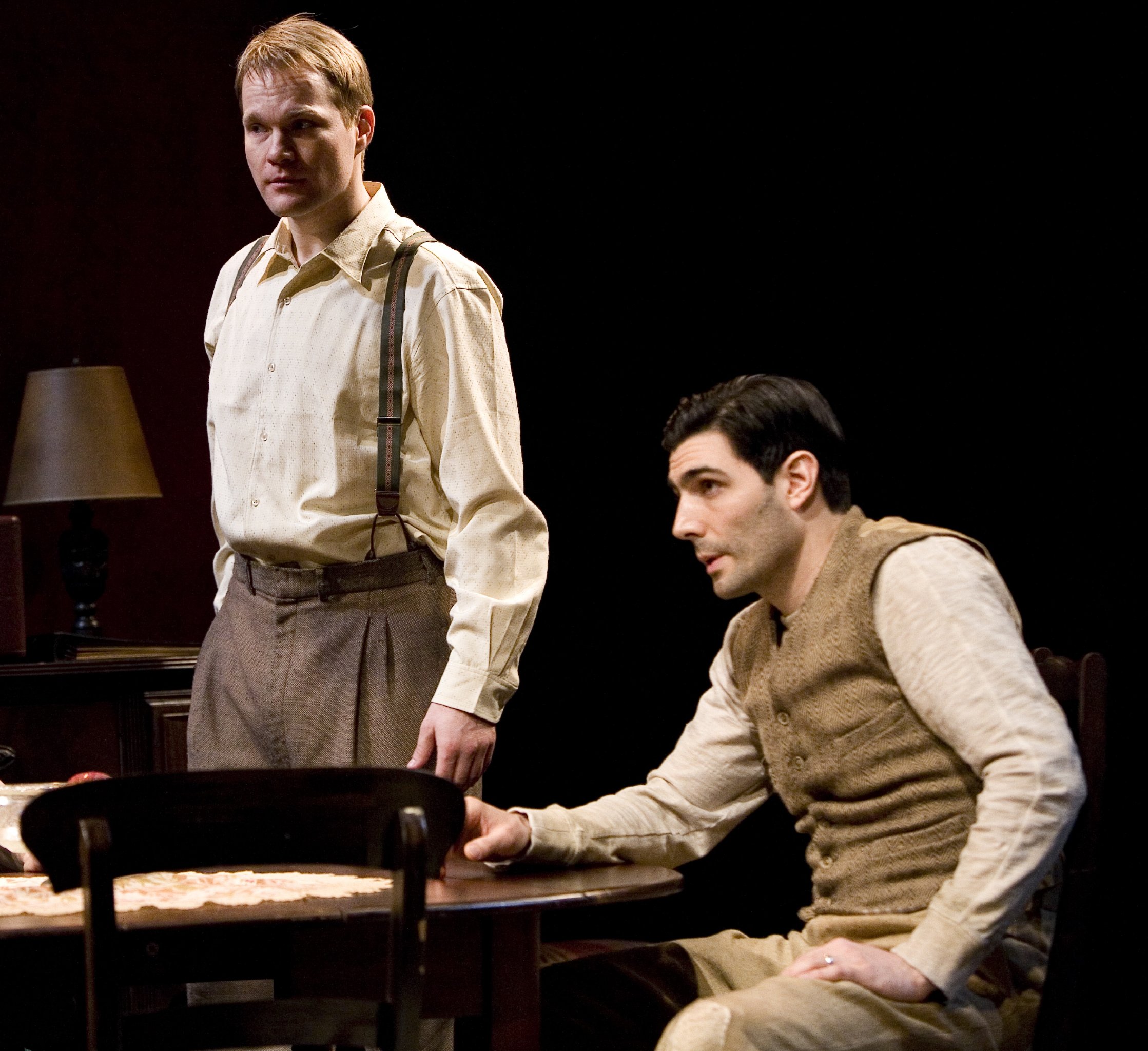 Фото - Давид Агранов: 2237x2048 / 522 Кб