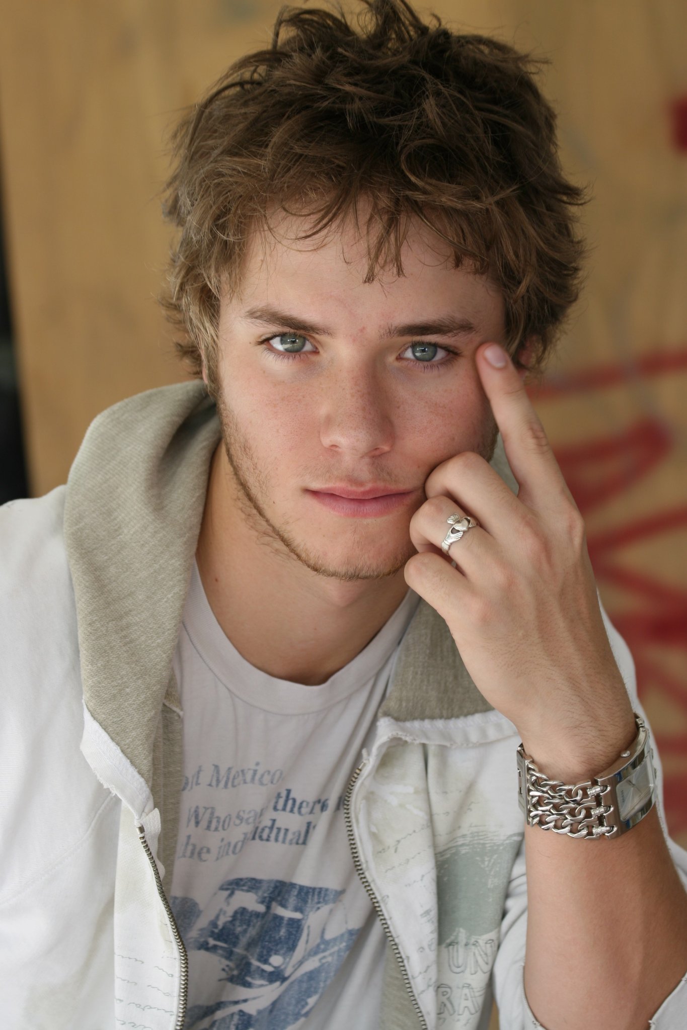 Фото - Джереми Самптер: 1365x2048 / 301 Кб