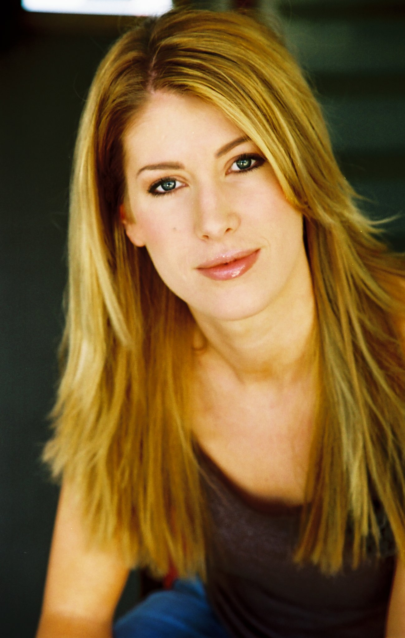 Фото - Мэган Флинн: 1299x2048 / 286 Кб