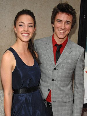 Фото - Рис Томпсон: 301x400 / 28 Кб