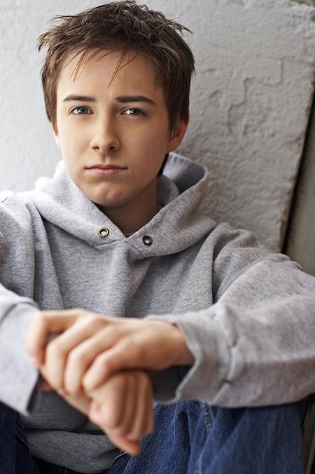 Фото - Рис Томпсон: 450x676 / 59 Кб