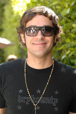 Фото - Закари Ливай: 269x400 / 23 Кб