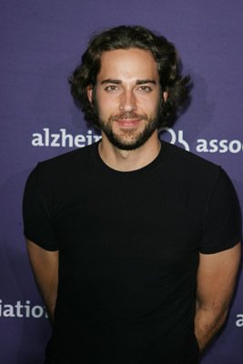 Фото - Закари Ливай: 267x400 / 14 Кб