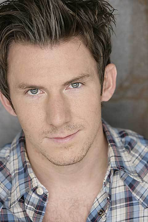 Фото - Люк Барнетт: 480x720 / 65 Кб