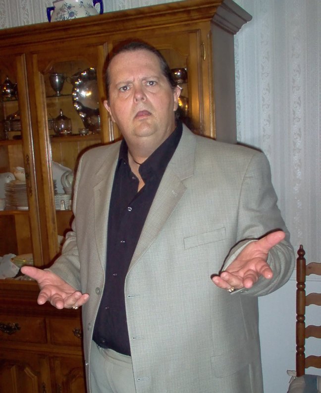 Фото - Michael Q. Schmidt: 648x793 / 83 Кб