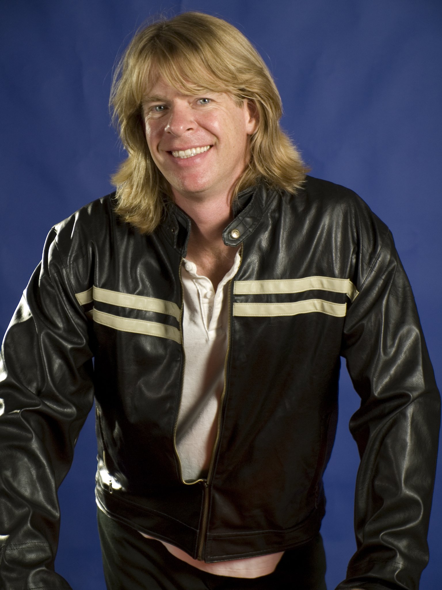 Фото - Gregory Graham: 1536x2048 / 364 Кб