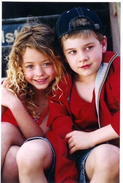 Фото - Люк Бенвард: 432x640 / 52 Кб