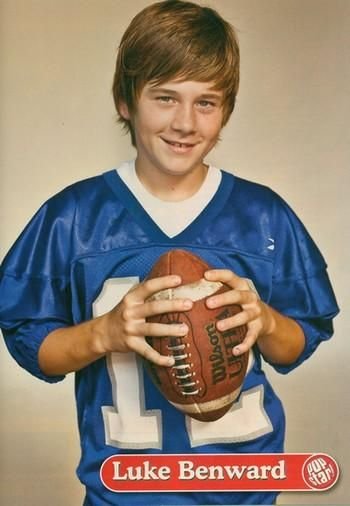 Фото - Люк Бенвард: 350x506 / 31 Кб