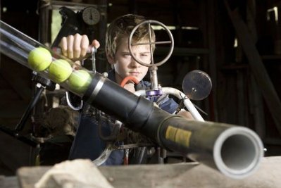 Фото - Люк Бенвард: 399x267 / 23 Кб