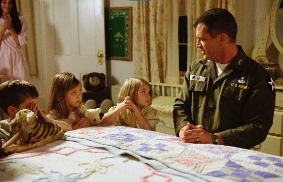 Фото - Люк Бенвард: 573x370 / 55 Кб