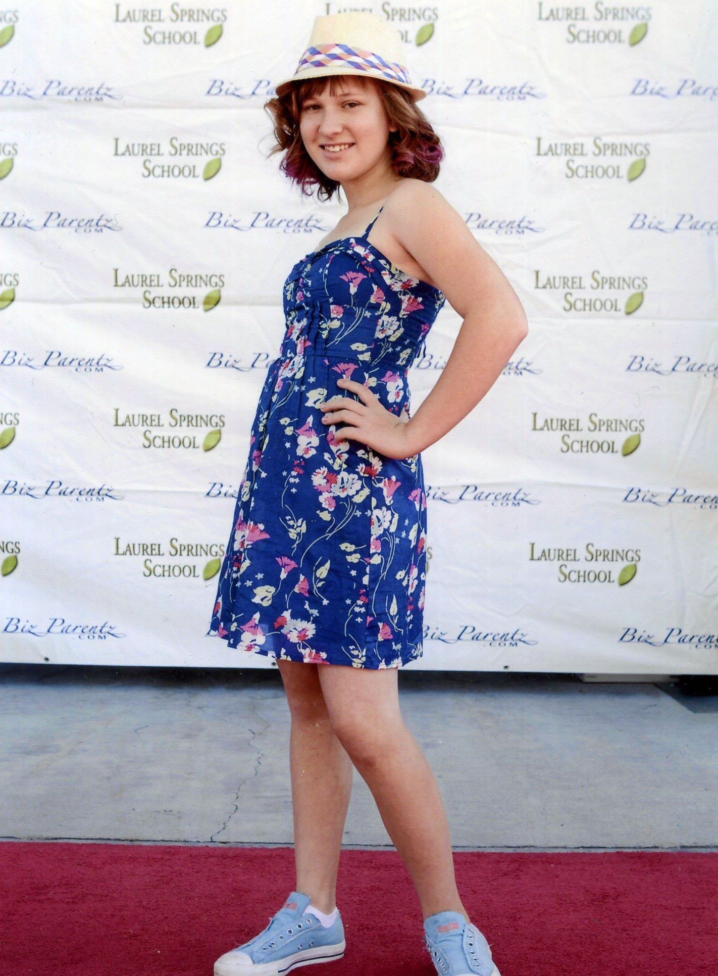 Фото - Jillian Henry: 1422x1932 / 374 Кб