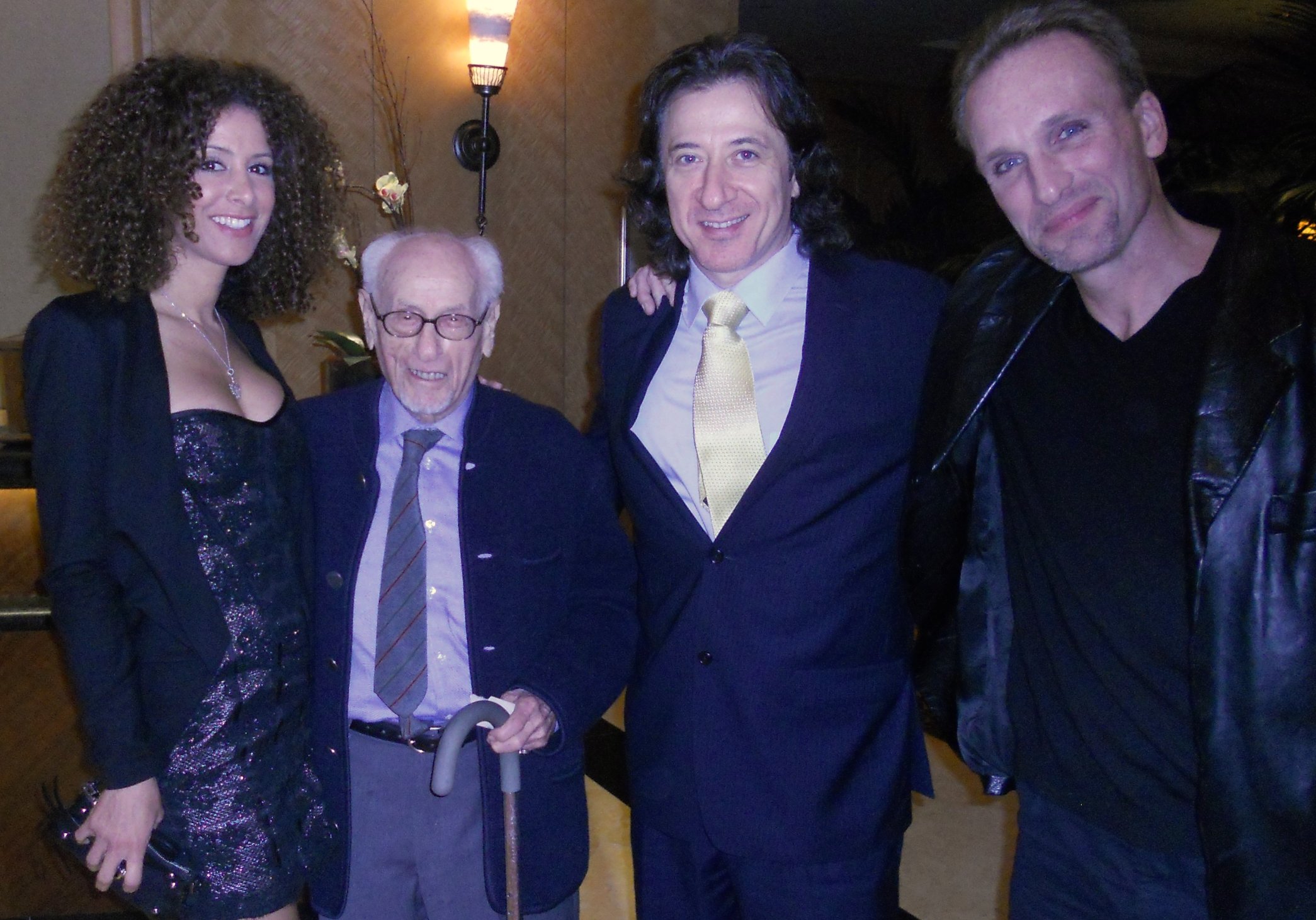 Фото - Yvonne Maria Schäfer: 2090x1462 / 438 Кб