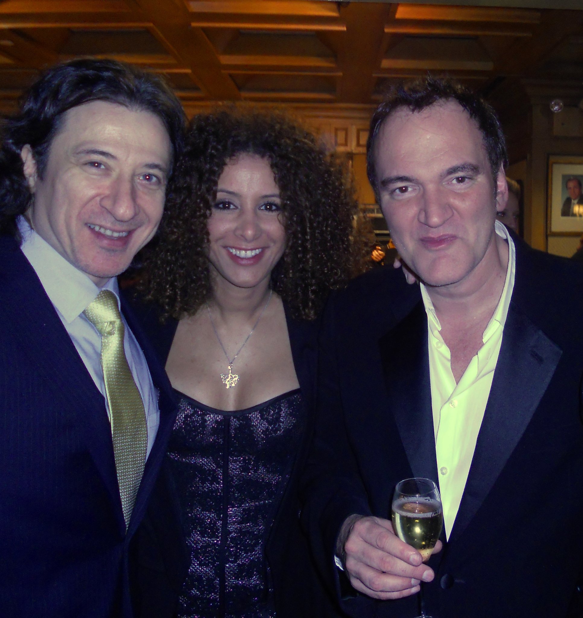 Фото - Yvonne Maria Schäfer: 1933x2048 / 478 Кб