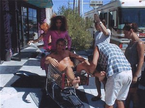 Фото - Yvonne Maria Schäfer: 300x224 / 23 Кб