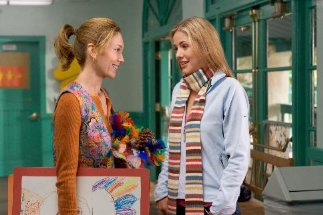 Фото - Джули Гонсало: 323x215 / 21 Кб