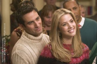 Фото - Джули Гонсало: 323x215 / 18 Кб