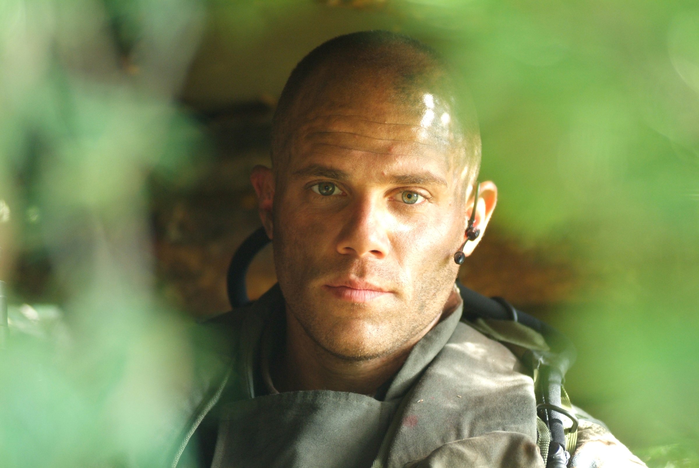 Фото - Мэтт Бушнелл: 2400x1606 / 396 Кб