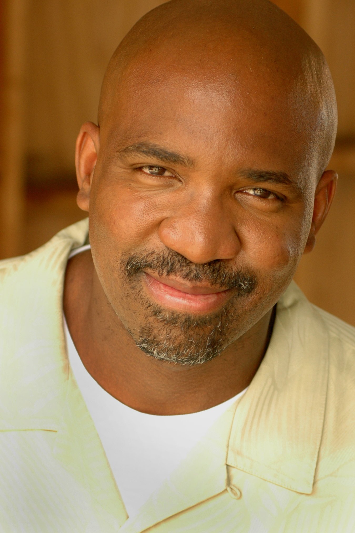 Фото - Джонатан Диксон: 1350x2029 / 309 Кб