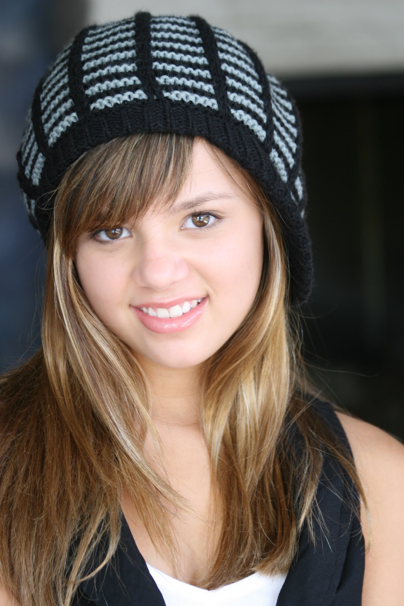 Фото - Aria Wallace: 1365x2048 / 350 Кб