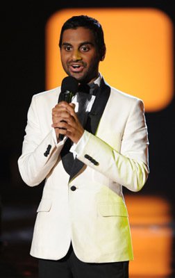 Фото - Азиз Ансари: 252x400 / 18 Кб